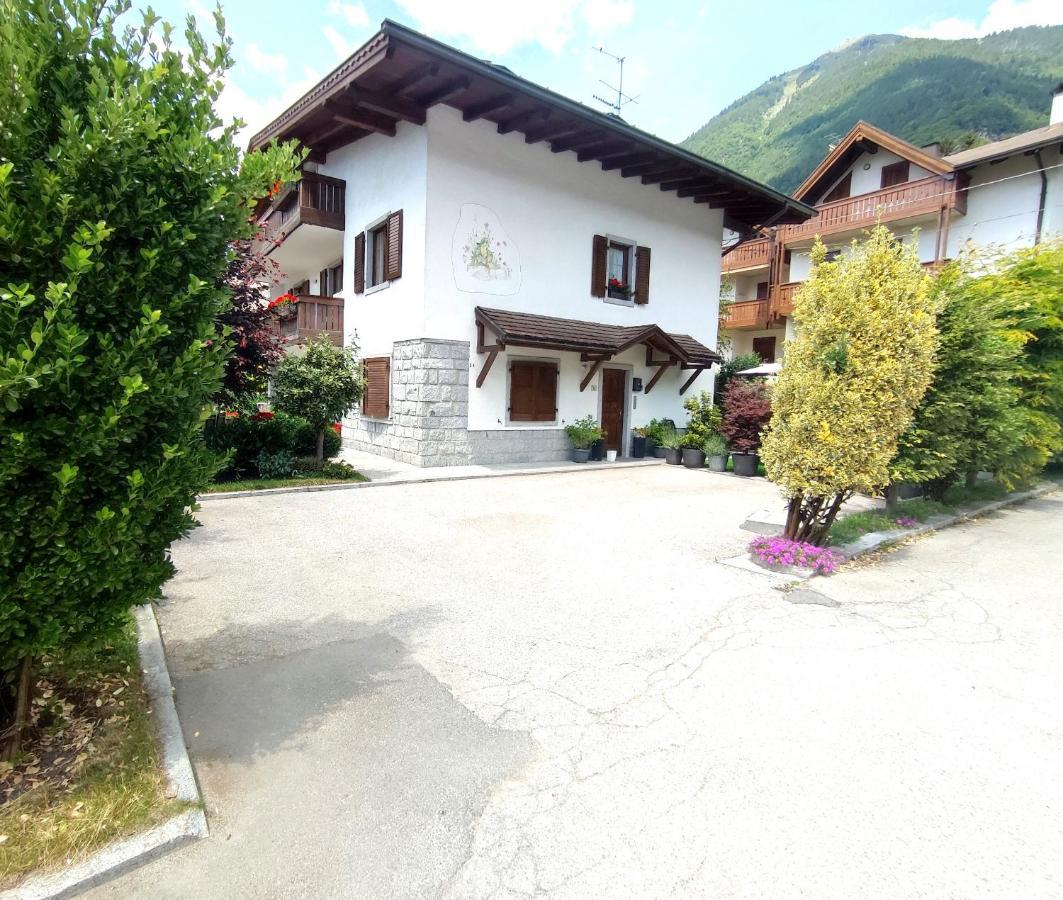 Appartamento Con Giardino Carisolo Zewnętrze zdjęcie